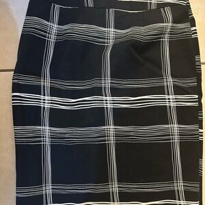 Worthington Black and White Asymmetrical Skirt